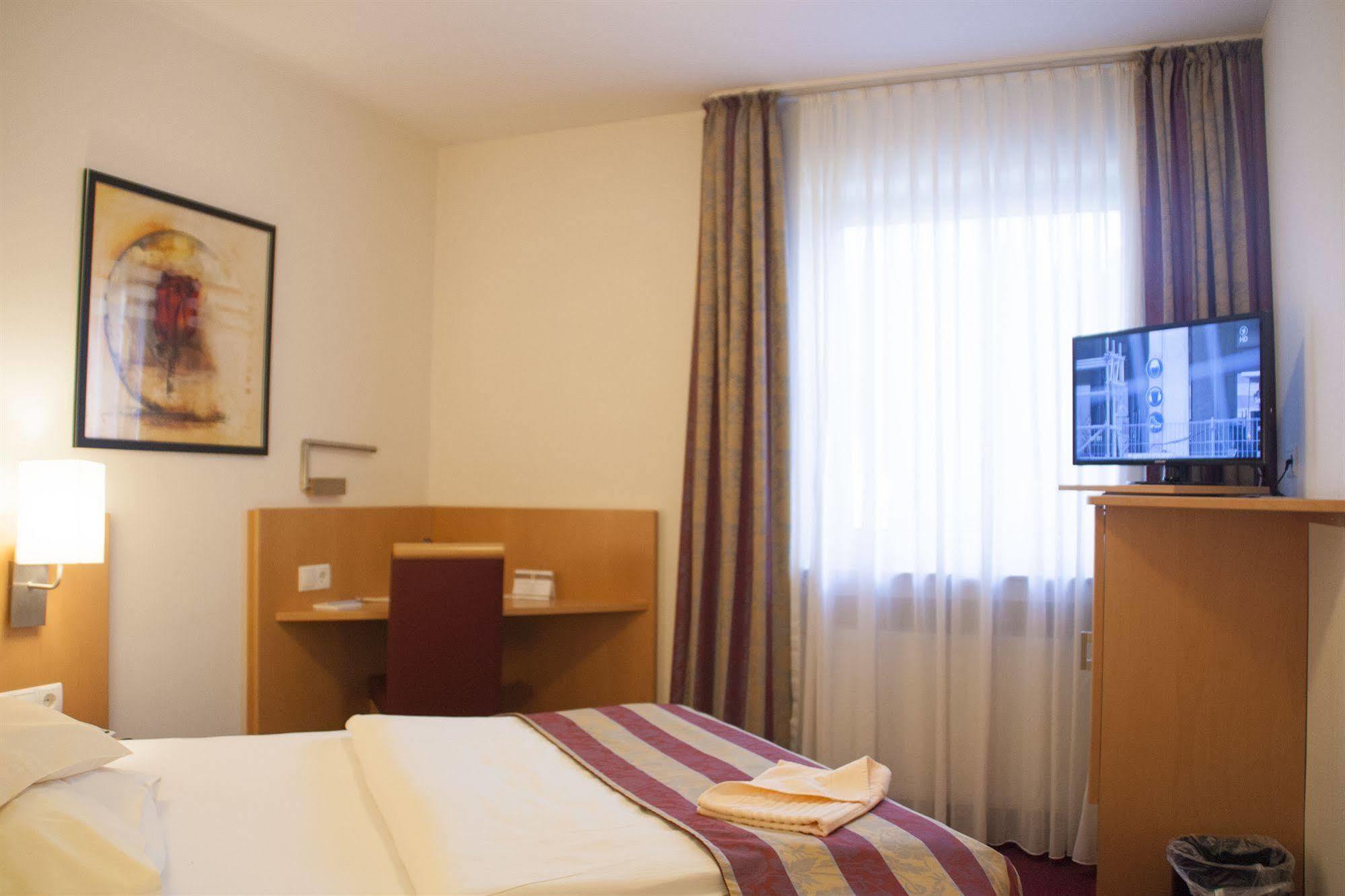 Hotel Zum Adler ボン エクステリア 写真